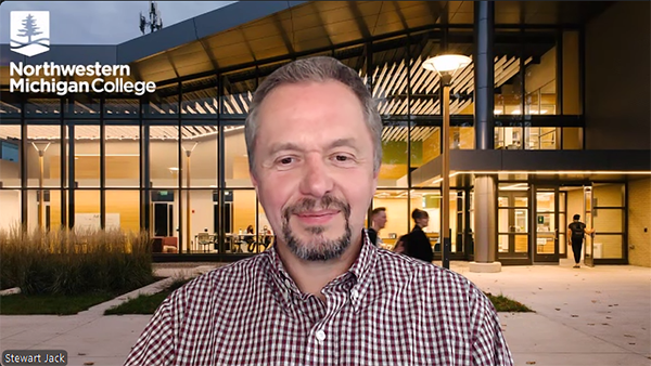 NMC instructor Stewart Jack teaching an online AI course